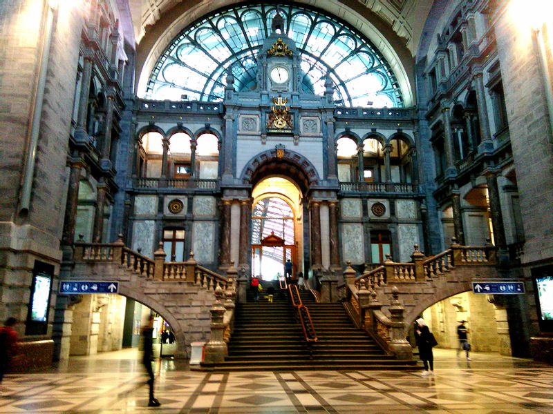 Antwerp Private Tour - The train station