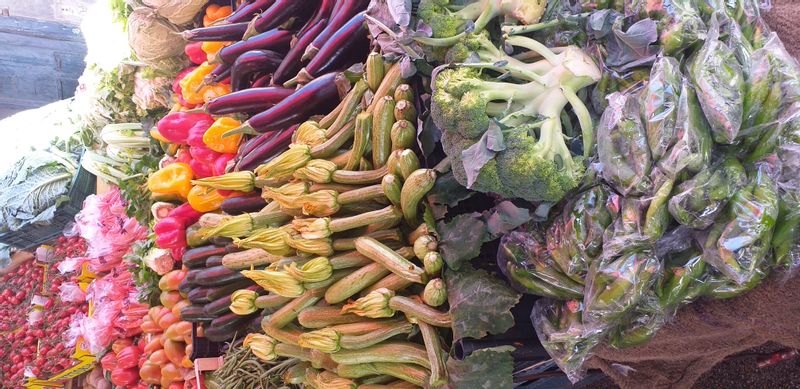 Naples Private Tour - Naples: local food at the market