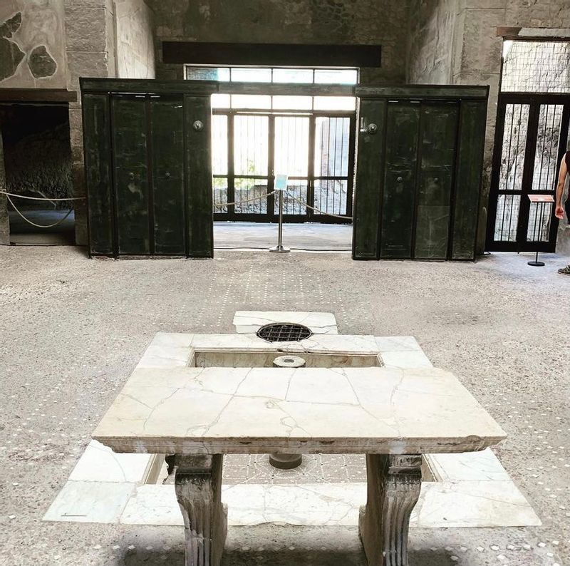 Pompeii Private Tour - The house of wooden partition - Herculaneum 