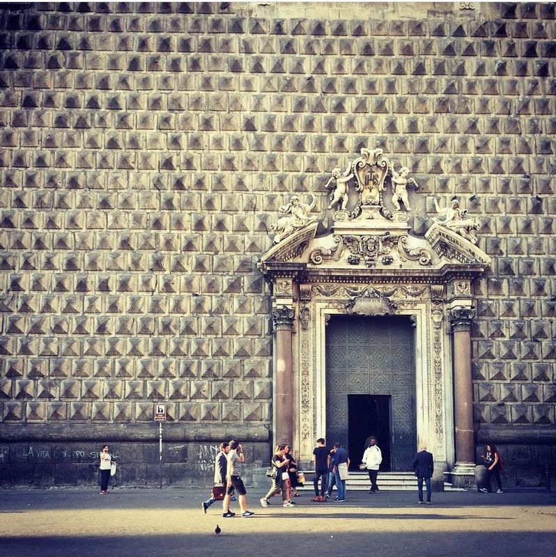 Naples Private Tour - the unique facade of the Church of Gesù Nuovo 