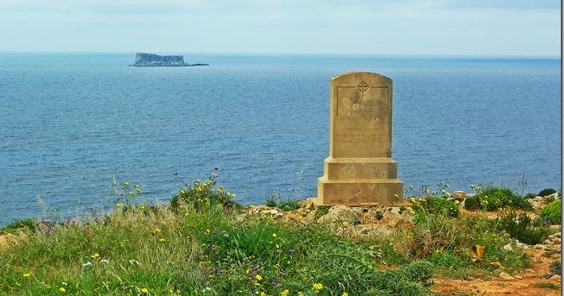 Malta Private Tour - Sir Walter Congreve served as the Governor of Malta between 1924/27. At his request, he was buried in the sea between Malta and the islet of Filfla.