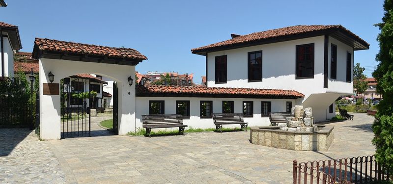 Tirana Private Tour - The Albanian League of Prizren