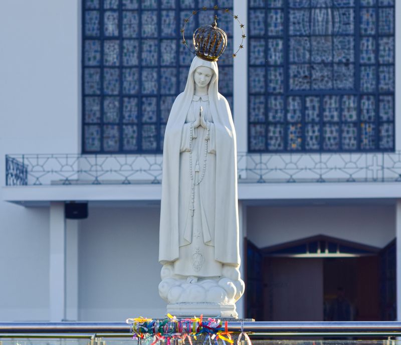 Lisbon Private Tour - The virgin Mary is among us