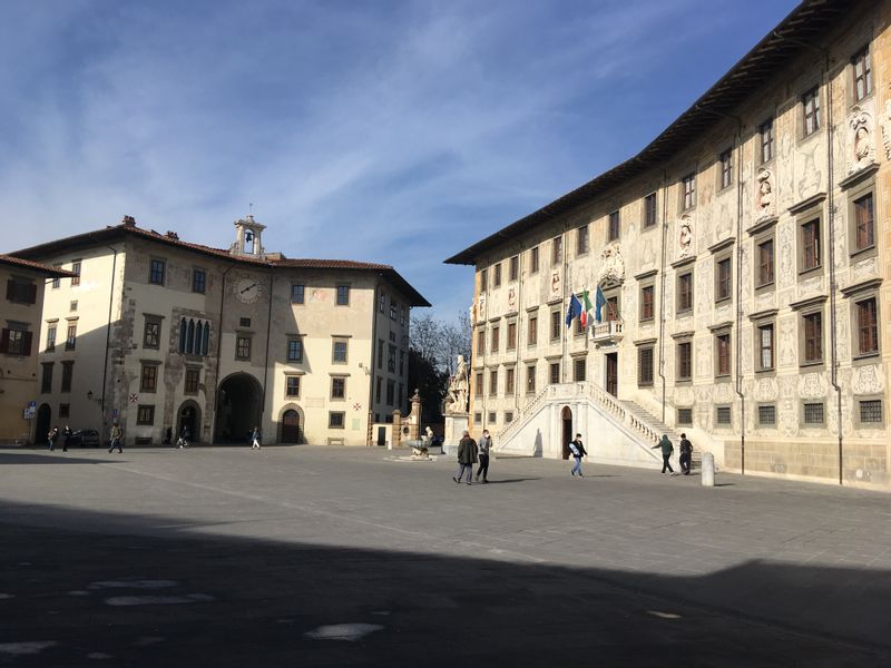 Pisa Private Tour - Lots of history and drama in these buildings. Join me on a tour and learn all about it. 