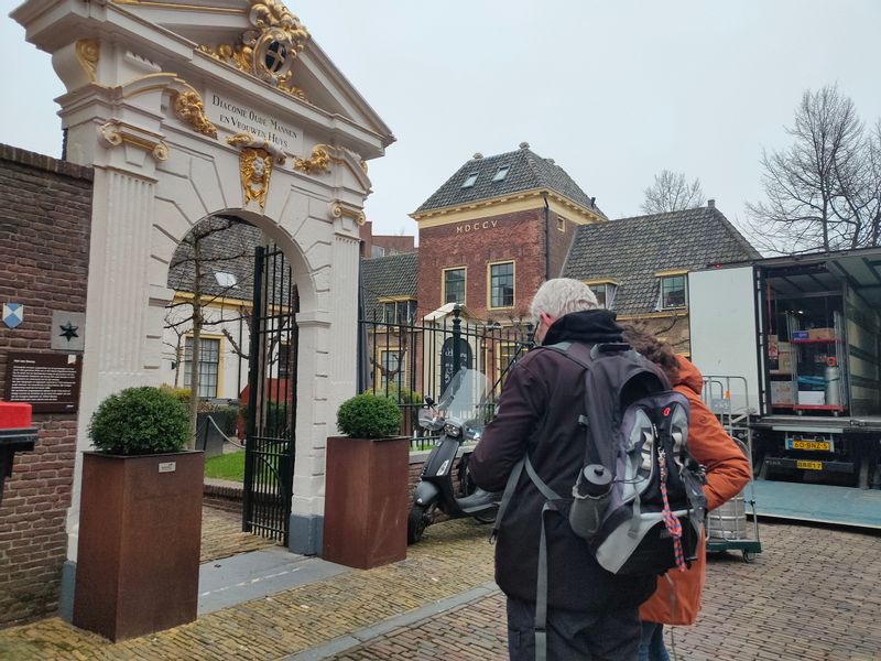 Alkmaar Private Tour - Old city garden