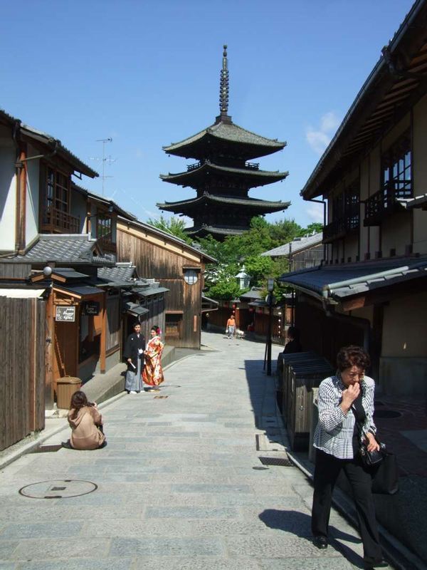 Kyoto Private Tour - "八阪之塔"（正名為法觀寺,是由"聖德太子"建立的）,坐落於清水寺附近。