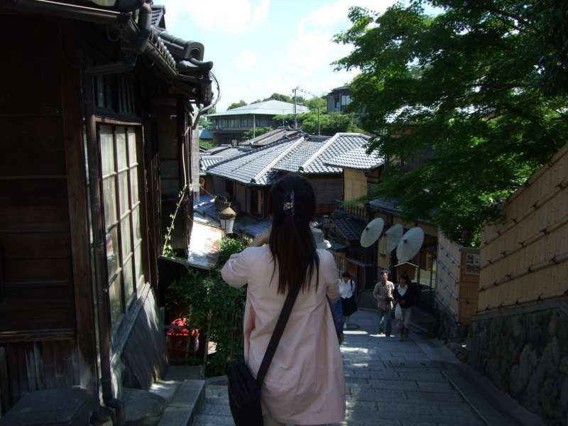 Kyoto Private Tour - "產寧坡道"（三年坡道）,位於清水寺附近。