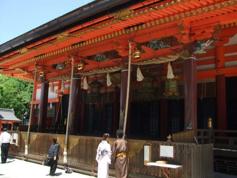 Kyoto Private Tour - "八阪神社正殿"。起源於公曆656年,擁有將近1400年的悠久歷史。