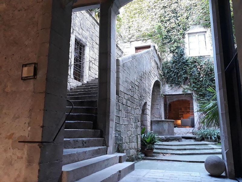 Girona Private Tour - Jewish quarter house