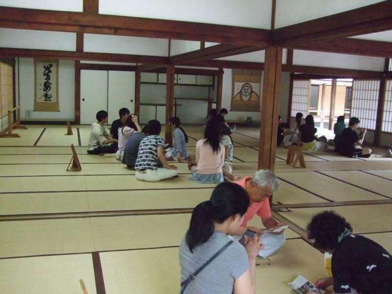 Kyoto Private Tour - 天龍寺‧世界文化遺產。
可以在"榻榻米"大房間歇一歇。