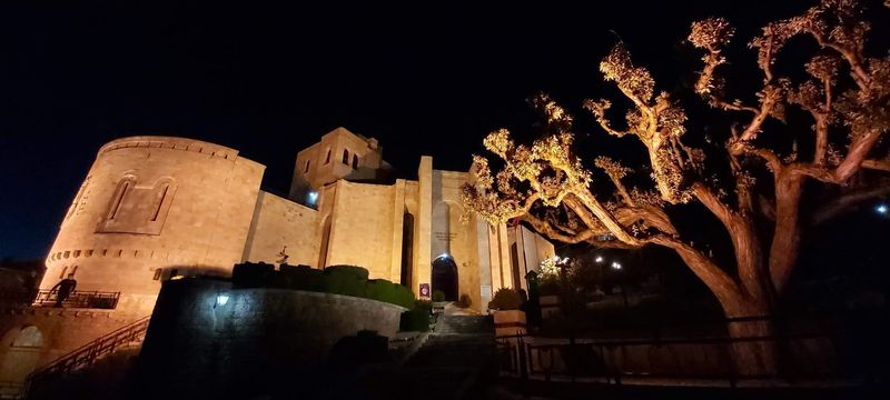 Tirana Private Tour - Skanderbeg museum by night