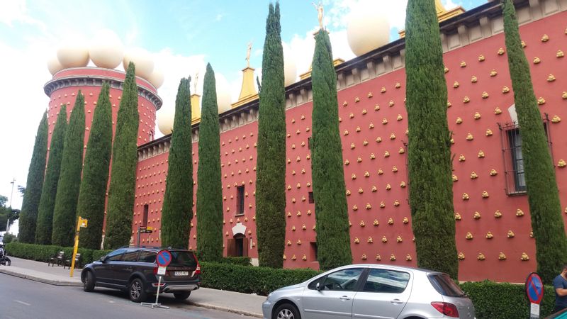 Girona Private Tour - Façade of the Dalí's Museum