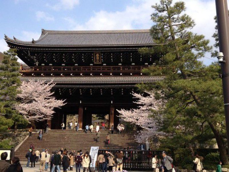 Kyoto Private Tour - Es la puerta de "Chion-In"...lugar muy famoso y su estilo muy bonito..