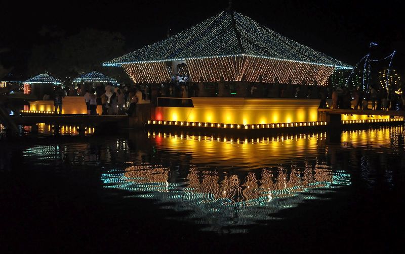 Colombo Private Tour - Gangarama Buddhist Temple