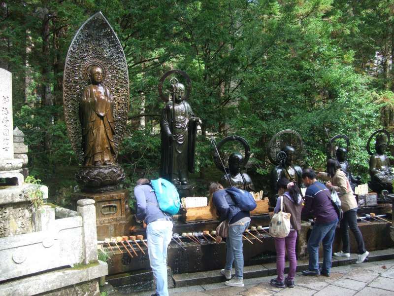 Mount Koya Private Tour - 高野山"奧之院"參拜道
日本戰國時代的武將:"織田信長"的供養塔