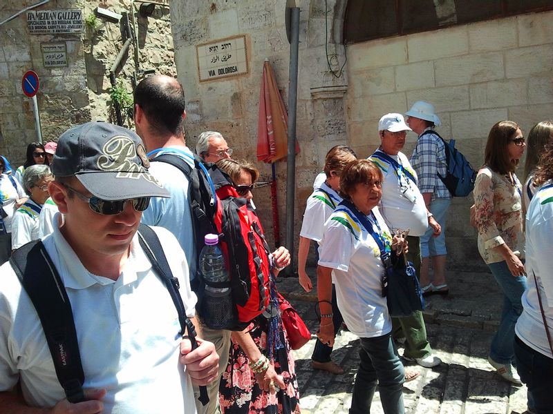 Jerusalem Private Tour - Walking Via dolorosa with pilgrims from all over the world