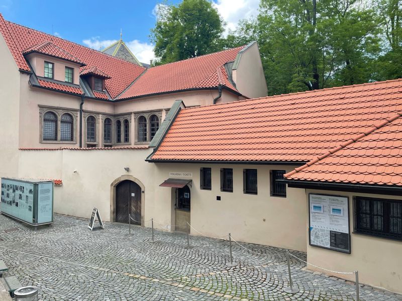 Prague Private Tour - Pinkas Synagogue