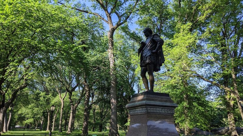 New York Private Tour - William Shakespeare Statue