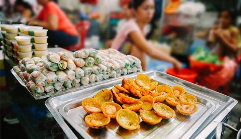 Ho Chi Minh Private Tour - Pancace with vegetable.