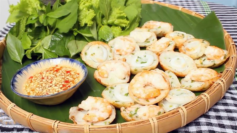 Ho Chi Minh Private Tour - Pancace with vegetable.