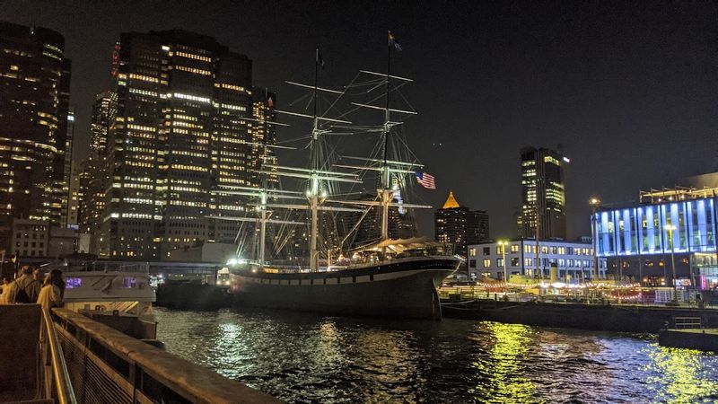 New York Private Tour - South Street Sea Port at night