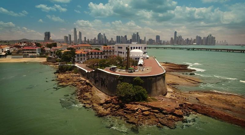 Panama City Private Tour - The tail of 2 cities..