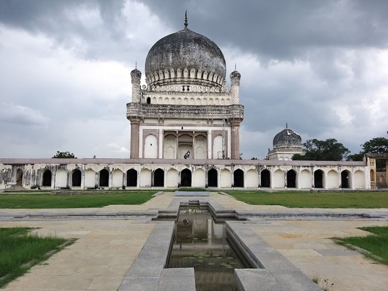 Hyderabad Private Tour - Qutub Shahi Tombs 