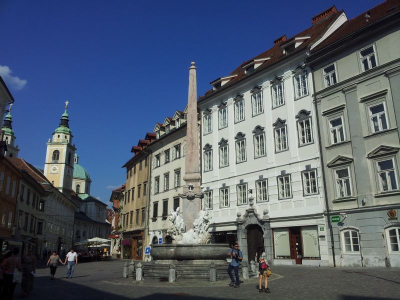 Ljubljana Private Tour - Baroque Old Town near City Hall