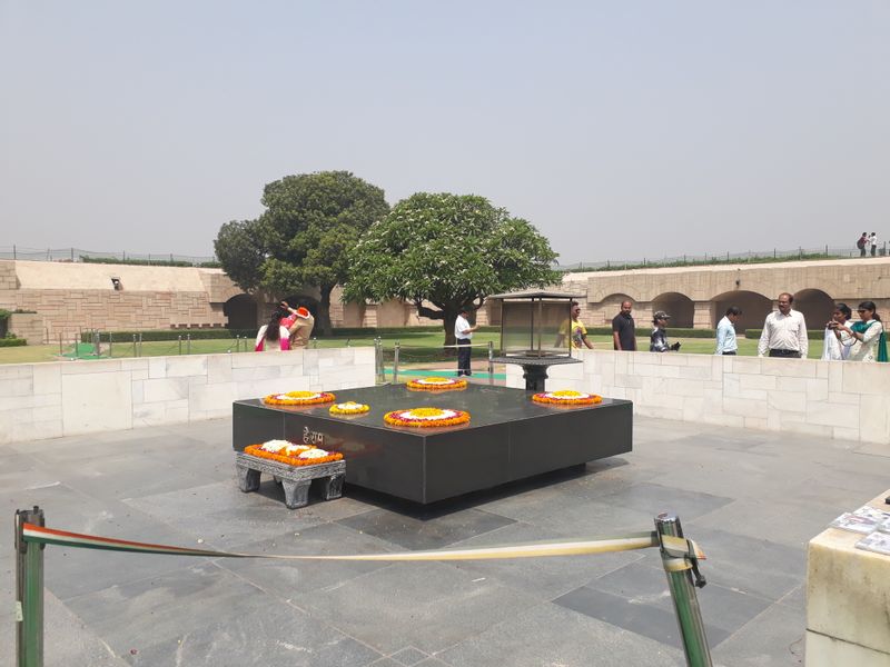 Delhi Private Tour - Raj Ghat Gandhi Memorial
