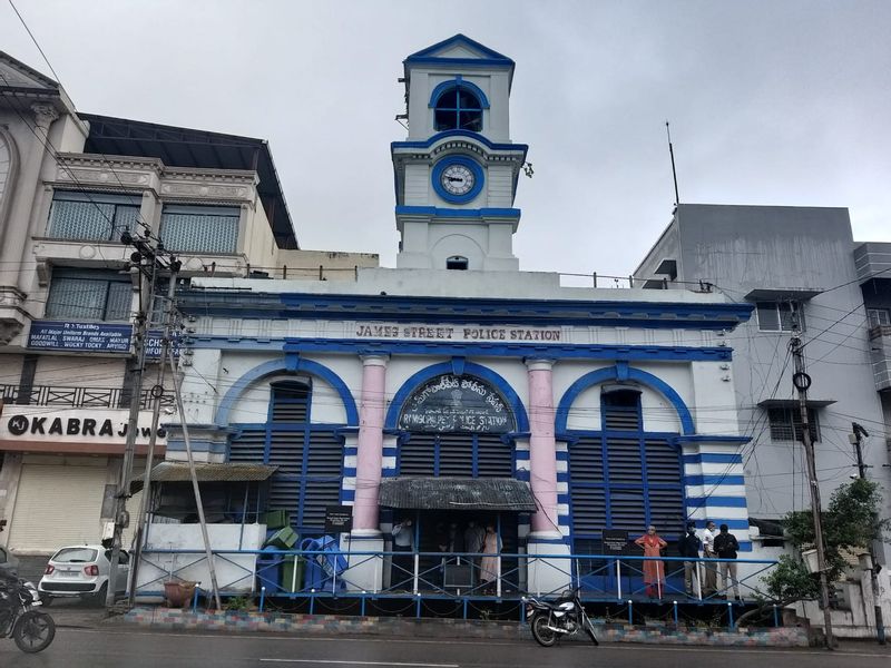 Hyderabad Private Tour - James Street Police Station 