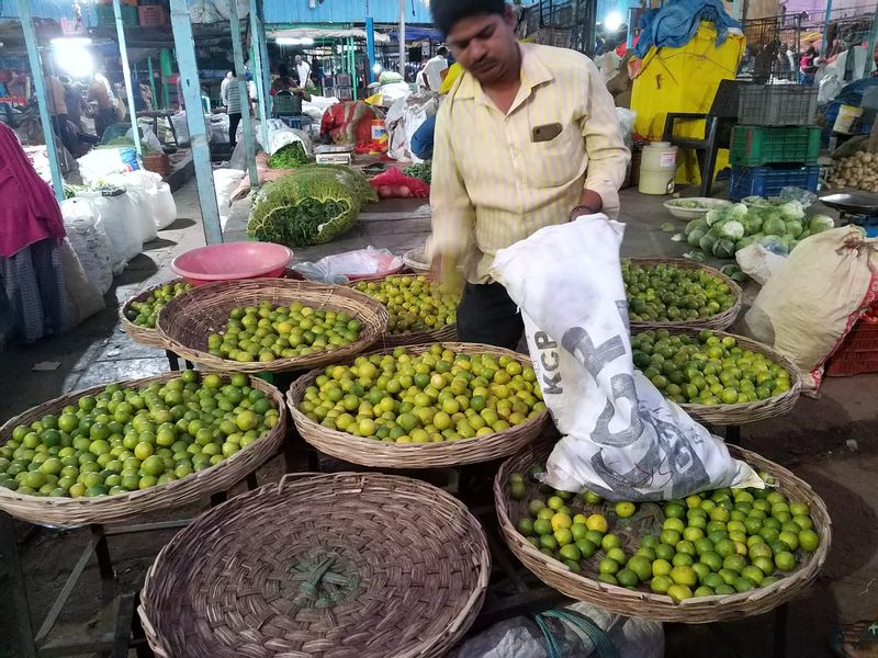 Hyderabad Private Tour - market 