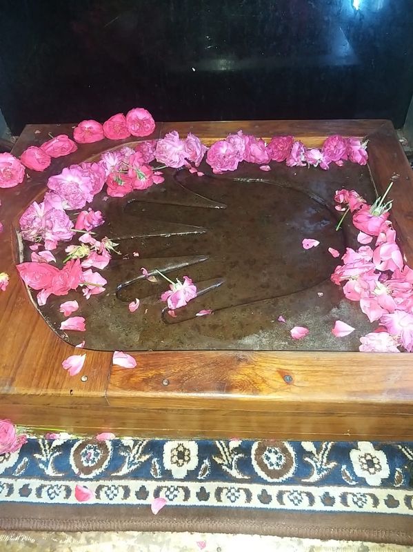 Hyderabad Private Tour - Panjeshaan (Hand Print of Imam ALi