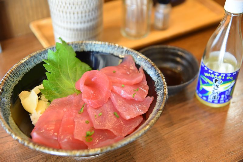 Okinawa Main Island Private Tour - A mouth-watering local delicacy, Fresh Tuna Sashimi Bowl