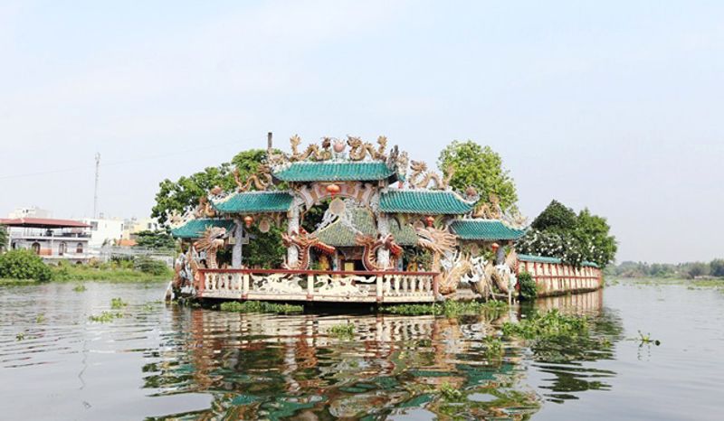 Ho Chi Minh Private Tour - Floating Temple in Saigon City