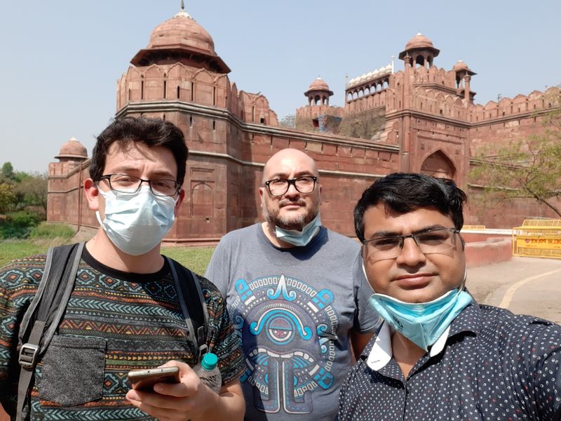 Delhi Private Tour - outside the red fort