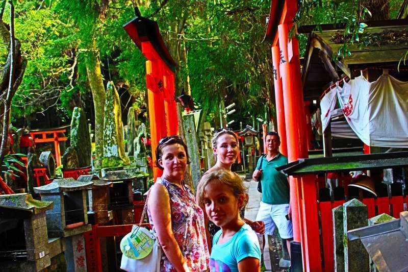 Kyoto Private Tour - Fushimi Inari Shrine. A great family photo,