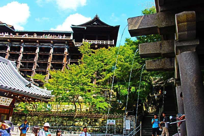 Kyoto Private Tour - Kiyomizu temple. 3 steams with the veranda.