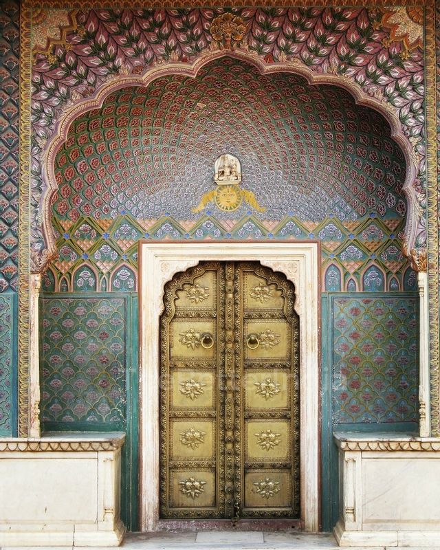 Jaipur Private Tour - Painted Gates, City Palace.