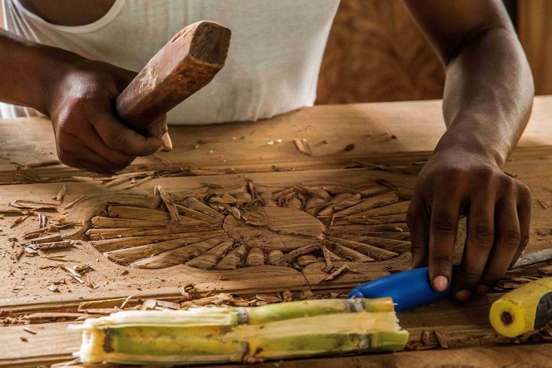 Dar es Salaam Private Tour - Carvings