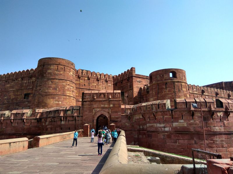 Agra Private Tour - Majestic Agra fort.