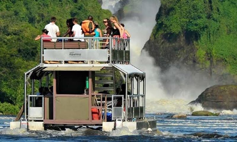 Kampala Private Tour - Boat launch to the bottom of the Murchison falls 