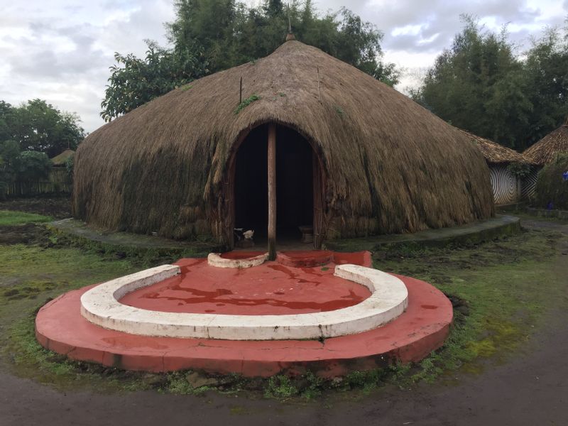 Kampala Private Tour - King’s house replica