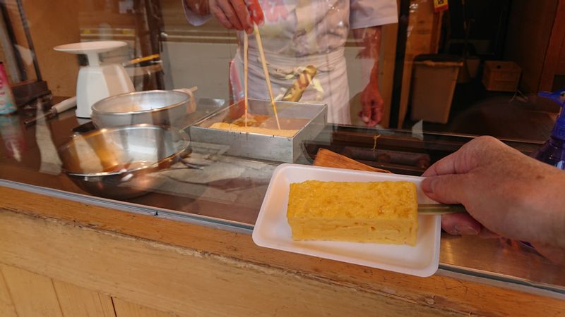 Tokyo Private Tour - Rolled omelets are expertly cooked right in front of you.