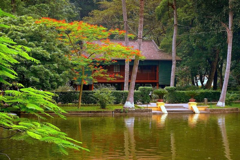 Hanoi Private Tour - Ho chi minh stilted house