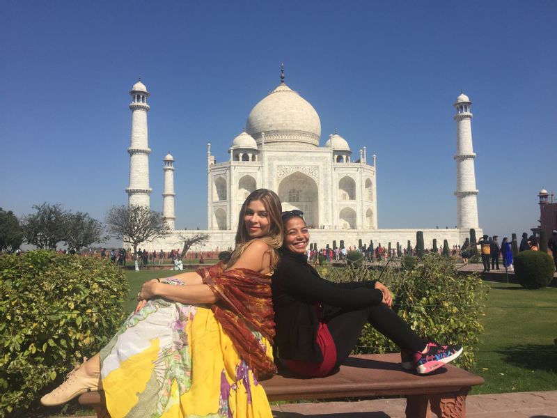 Agra Private Tour - Grazi Massafera With Tour Guide For Taj Mahal Monika