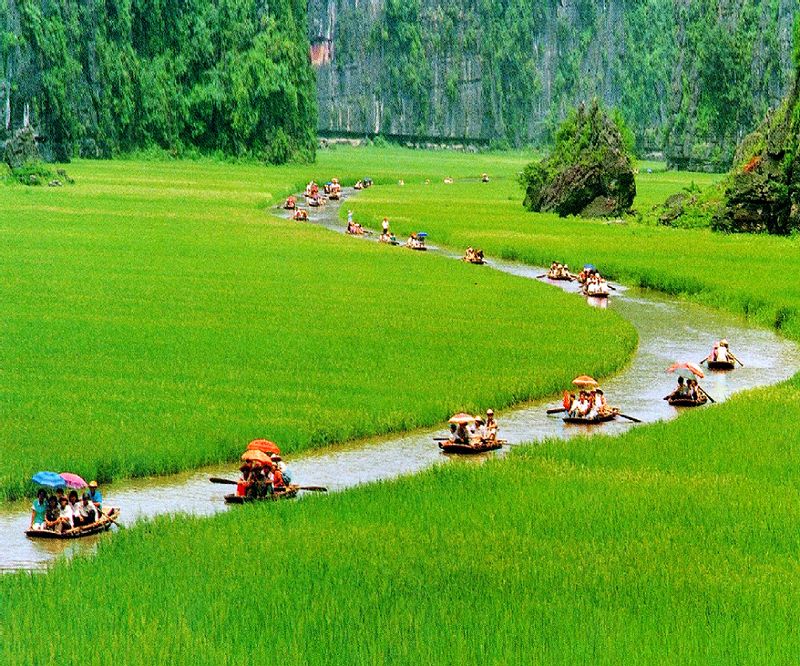 Hanoi Private Tour - Trang An river