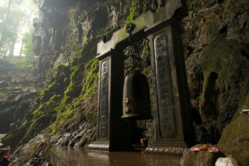 Hanoi Private Tour - Big bell in the Perfume Pagoda