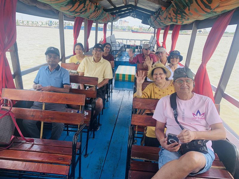 Ho Chi Minh Private Tour - On Cruising to MEkong delta