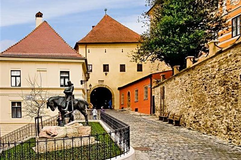 Zagreb Private Tour - Gates to upper Zagreb Gradec  