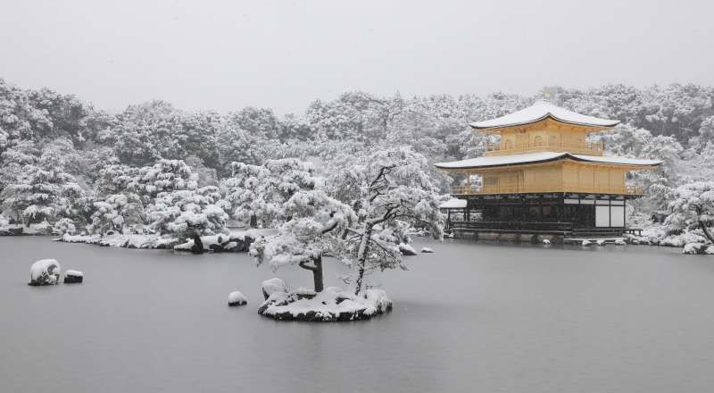 Kyoto Private Tour - Kinkakuji golden pavilion in the snow.